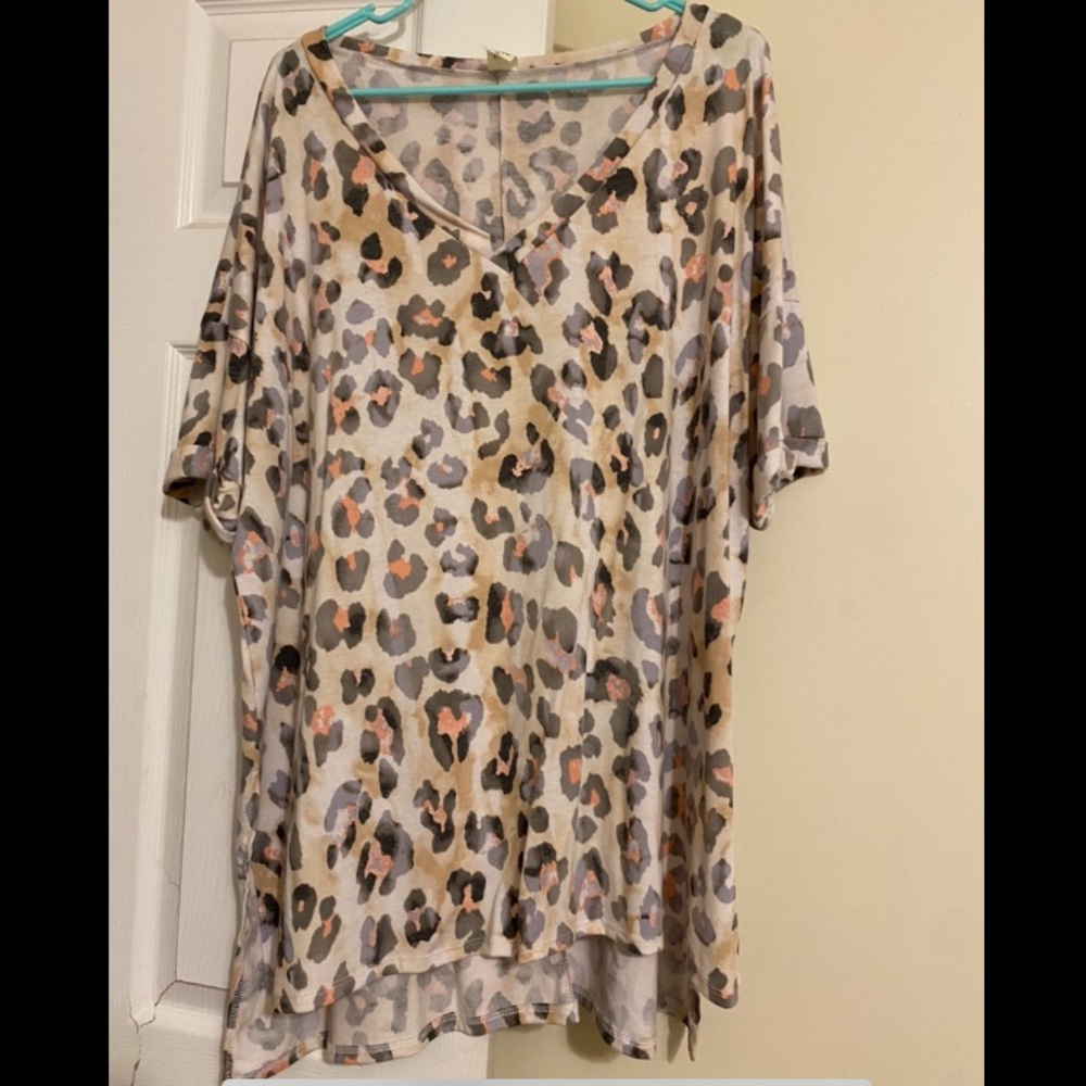 Pretty leopard print blouse